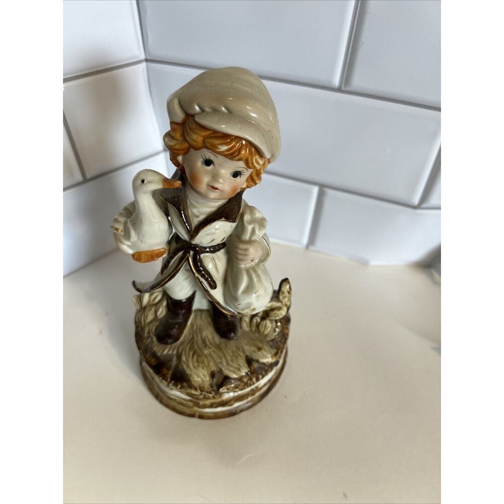 Vintage music box With Little Boy And Duck - The Way We Were - Picture 3 of 9